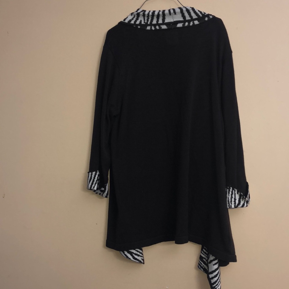 Cardigan - Picture 2 of 4